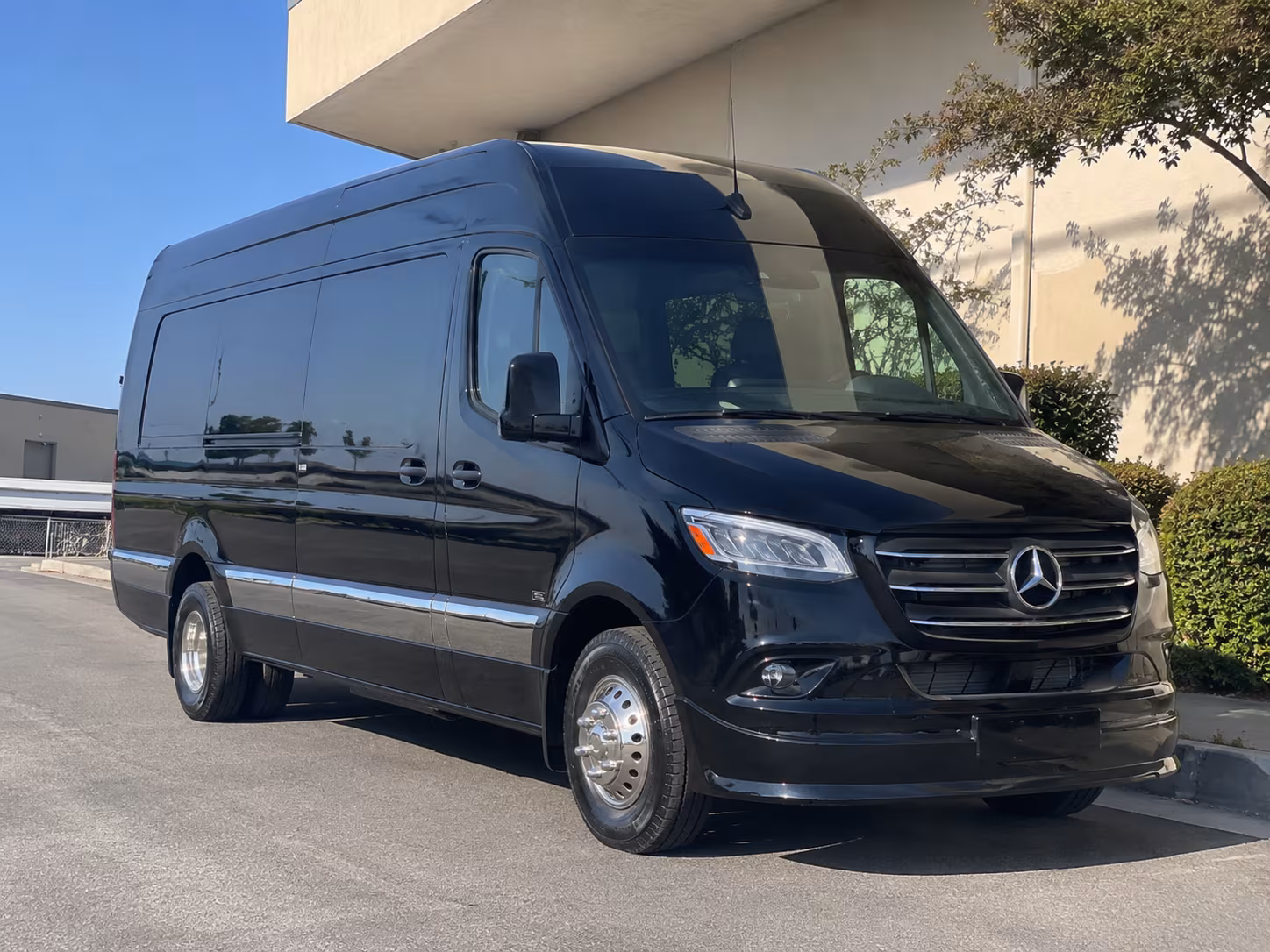 sprinter van and minibus rentals for small group winery trips in fargo